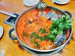 -野山舂·贵州现舂酸汤火锅(鸿通城店)