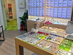 -天空之镜眼镜店蔡司依视路配镜授权零售店(望京颐堤港店)