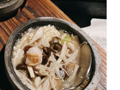 -穹六人间 people 6(岳阳路店)