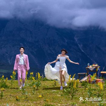 幸福是什么？有自己喜欢的工作，自己爱的人正好也爱着自