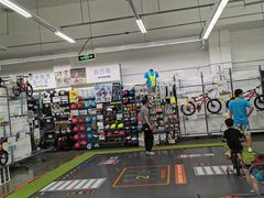 -迪卡侬(西华店)