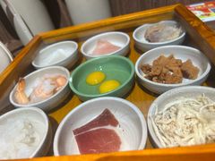 -良米山·云南野生菌过桥米线(上海首店)