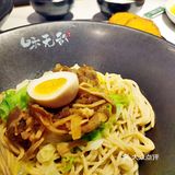 丝毫没有味精汤的感觉，吃完面差点想打包一碗汤带走