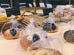 日式香草红豆包-啊噗吐呦现场烘焙(麦凯乐店)