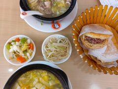 -闫家驴肉老店(华电一校店)