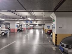 -中山公园-龙之梦停车场