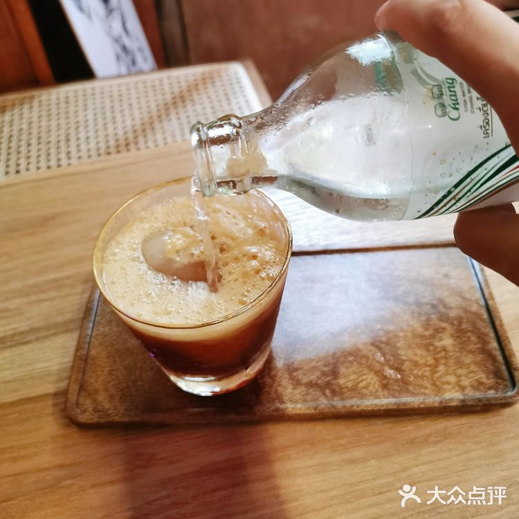 藏在居民楼下的6号咖啡店