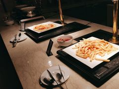 -东西风牛排馆周末烧烤自助(首都机场希尔顿店)