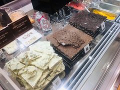 -VENCHI 闻绮(上海佛罗伦萨小镇店)