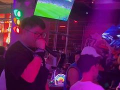 -UP嘻哈酒吧(粉巢店)