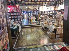 -钟书阁(松江泰晤士小镇店)