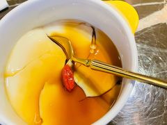 焦糖豆腐花-海派悦庭·海胆烧麦·新融合菜(凯德广场店)