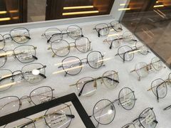 -回瑞眼镜·蔡司·依视路官方授权店(广益路万达店)
