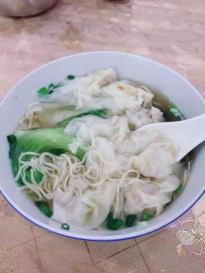 广宁赞得乐云吞面-"云吞不错,个大皮薄肉多,味道也很好,老板.