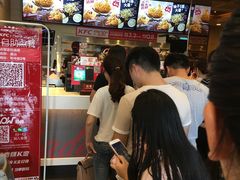 等位区-肯德基(常熟万达店)