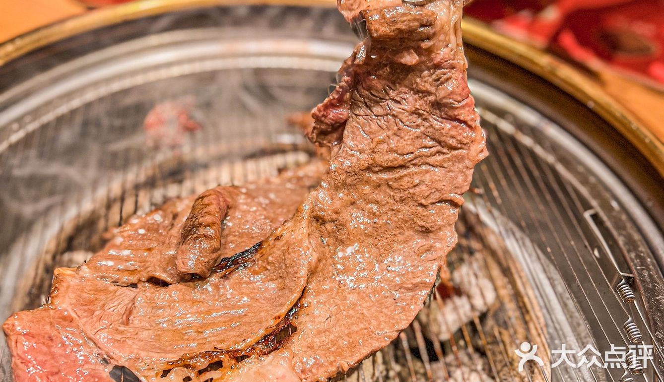 魔都联洋这边开了家金光闪闪的韩式烤肉！ 