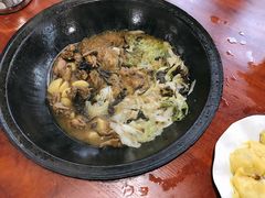 -粘豆包柴火铁锅炖