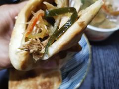 锅盔夹鸡丝-南充方酥锅魁