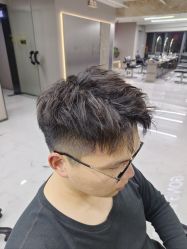 -宫铭烫发染发接发店