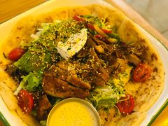 照烧鸡肉配牛油果拉法沙拉-HELLO 27 意面·沙拉·帕尼尼