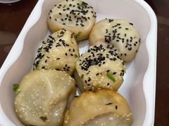 蟹粉小杨大虾三拼-小杨生煎(金山百联购物中心3楼店)