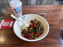 大蒜辣椒卤牛肉-德天顺盖码饭(人民西路店)