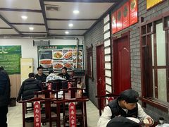 -湖南人家湘菜馆(镇江路店)