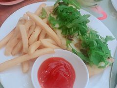 烤牛肉，鹅肝，法式面包”披萨“-Kitchen·Y洋厨房西餐厅(王府壹号店)