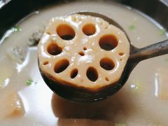 洪湖藕汤-小凤庭·地道湖北菜武昌鱼·铫子藕汤(黄鹤楼店)