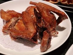 脆皮炸乳鸽-御花园酒店(希尔顿店)