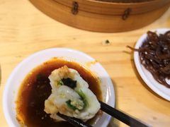 鲜虾韭菜三鲜包-草包包子铺(宽厚里店)
