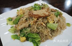 Egg and Meat Roll Stir-Fried Noodles