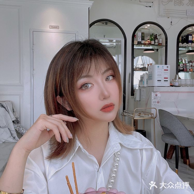 东方之门的水晶宫咖啡店！非常出片！