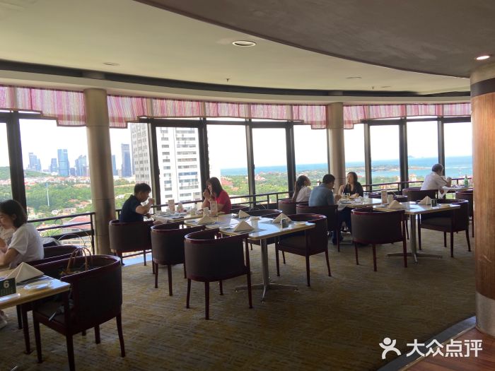 汇泉王朝大饭店-旋转餐厅(南海路店)靠窗位图片