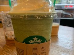 -星巴克(武汉欧利新天地店)