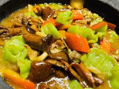 -老滇山寨•云南特色菜•地方菜•民族风情歌舞表演(金碧店)