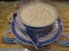 -广信牛奶甜品世家(台东店)