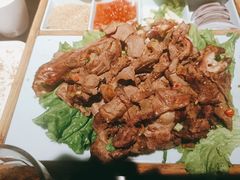 爆款烤羊腿-橦橦小马扎烧烤 (传媒大学店)