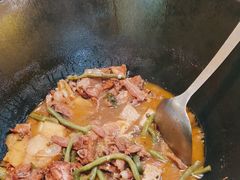 -哈尔滨烧烤·山河村铁锅炖(交大店)