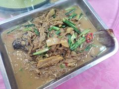 农家椰菜干焖罗非鱼-龙坛美食店