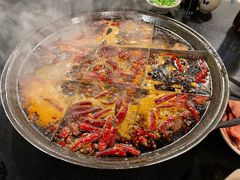 红汤中辣锅底-酒友老火锅(渝中店)