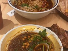 -遇见小面(东方宝泰店)