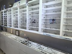 -天空之镜眼镜店蔡司依视路授权店(天通苑店)