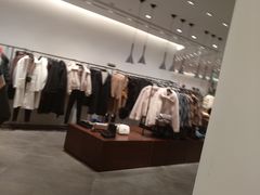 -URBAN REVIVO(西安Momopark店)
