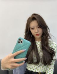 -BULB STUDIO 巴柏明星发型工作室