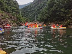 -安吉龙王山峡谷漂流