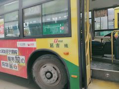 -大润发杨浦店-停车场