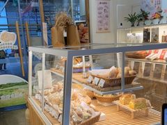 面包甜点陈列柜-前进麦味·天然烘焙(凯德1818店)