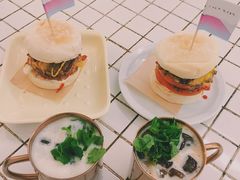 超级牛肉汉堡-野草莓自由市场