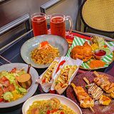 晋江首家百老汇美式复古餐厅🎬Taco太好吃了 